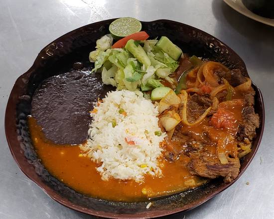 Order Bistec Encebollado food online from El Metapaneco store, Los Angeles on bringmethat.com