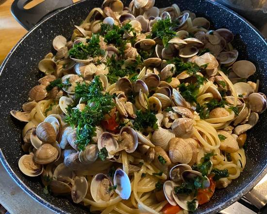 Order Linguine Porcini and Clams food online from Spaghetto store, Davie on bringmethat.com