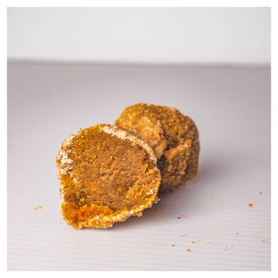 Order West Town Bakery French Toast Cakeball 4pk 1.8oz food online from Everyday Needs by Gopuff store, Melrose Park on bringmethat.com