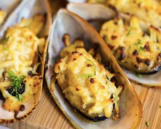 Order Golden Mussel (4 pcs) food online from Mika Sushi II store, Westminster on bringmethat.com