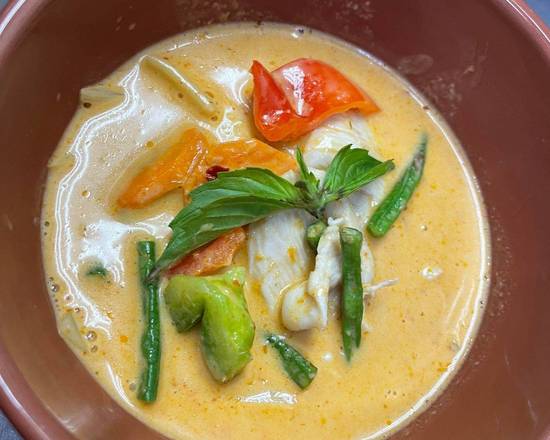 Order C.2 Red Curry food online from E & T Thai Food store, Lone Tree on bringmethat.com