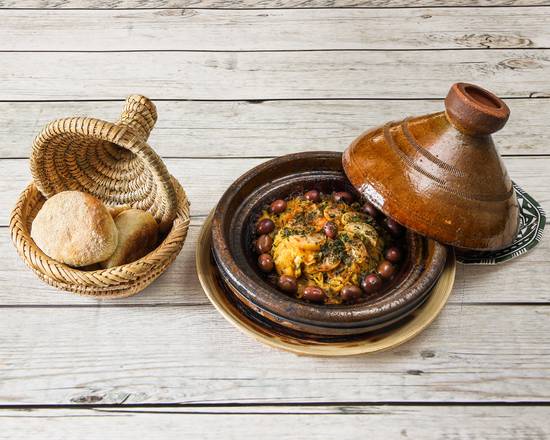 Tagine de poulet aux olives violettes et citron confit