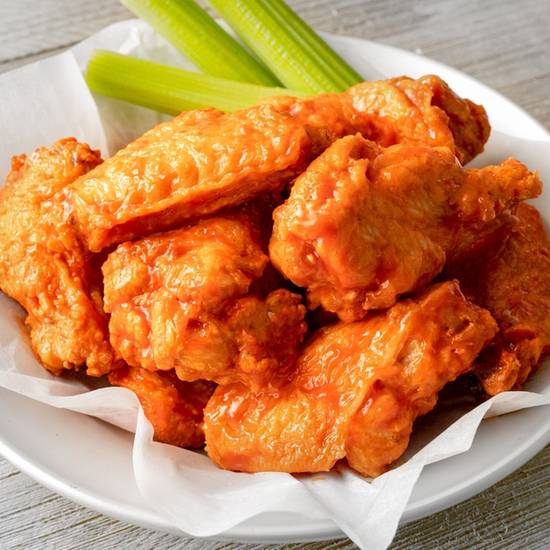 Order 15 Wings food online from Hurricane Grill & Wings - SW Pine Island Rd store, Cape Coral on bringmethat.com