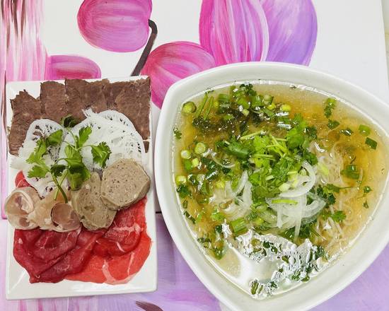Order P13. Combination Noodle Soup food online from Pho Binh Minh store, Maple Valley on bringmethat.com