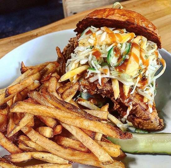 Order Fried Chicken Sandwich food online from Coastal Kitchen & Daiquiri Bar store, Bay Shore on bringmethat.com