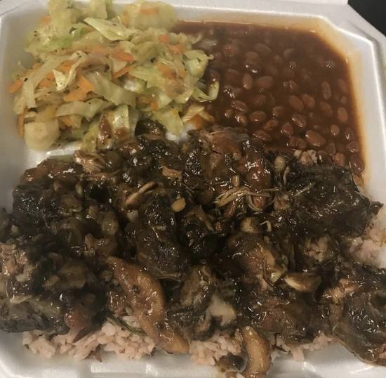 Order Brown Stew Chicken (Large) food online from Royale Cafe store, Jacksonville on bringmethat.com