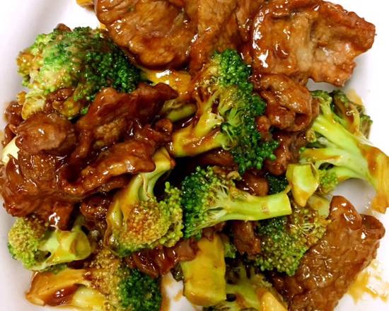 Order 231.Sliced Beef with Broccoli 芥兰牛 food online from China Chalet store, Florham Park on bringmethat.com