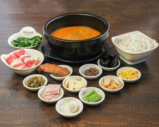 Order R2 金汤米线Pickled Pepper Rice Noodle food online from 十秒到云南过桥米线 store, Rockville on bringmethat.com