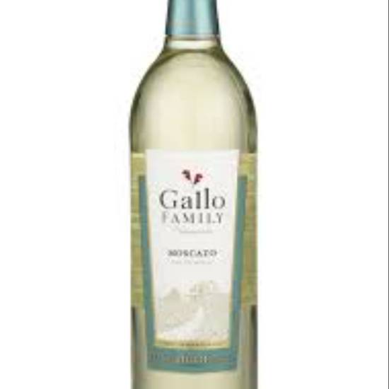 Order GALLO FAMILY MOSCATO 750ML BOTTLE food online from Duke Liquor & Jr. Market store, Los Angeles on bringmethat.com