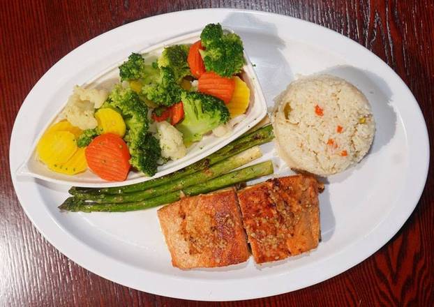 Order SALMON CON VEGETALES food online from Armenia Sonsonate store, Los Angeles on bringmethat.com