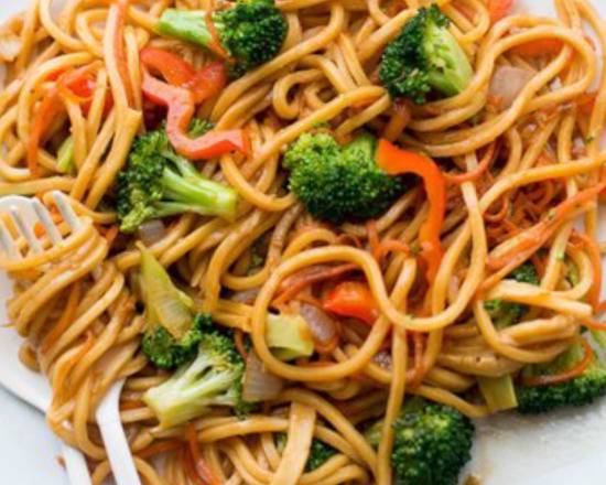 Order Vegetable Lo Mein food online from Hong Kong Alleys Kitchen store, Union Park on bringmethat.com