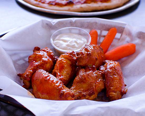 Order Classic Wings food online from Round Table Pizza store, Yuma on bringmethat.com