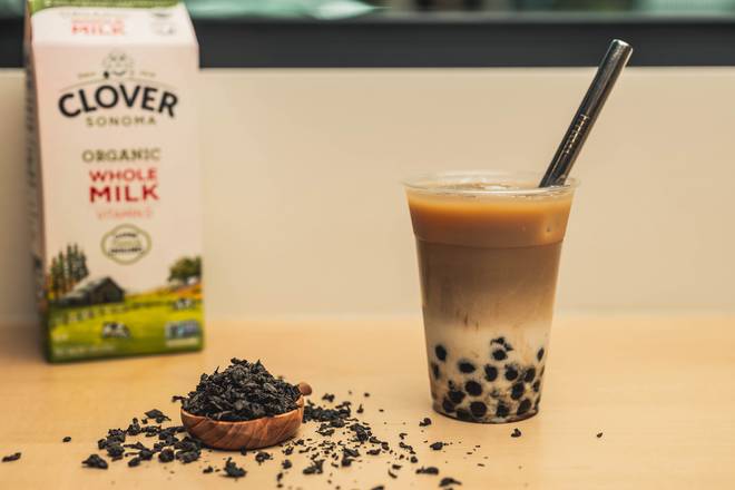 Order Charcoal Oolong Milk Tea 炭烧乌龙奶茶 food online from One Plus store, Berkeley on bringmethat.com