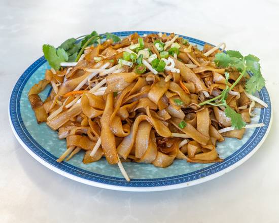Order Soy Sauce Chow Fun (豉油皇炒河粉) food online from Dim Sum King store, El Monte on bringmethat.com
