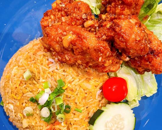 Order 7 AVENUE FRIED RICE food online from Jai Dee Restaurant store, New York on bringmethat.com