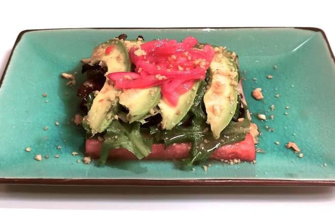 Order Ensalada de Verano Refrescante food online from Dali Restaurant & Tapas Bar store, Somerville on bringmethat.com