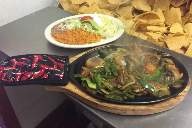 Order Fajitas food online from El Canelo store, New Castle on bringmethat.com