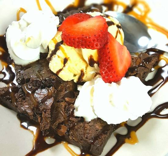 Order Double Fudge Brownie Sundae food online from Dilworth Neighborhood Grille store, Charlotte on bringmethat.com
