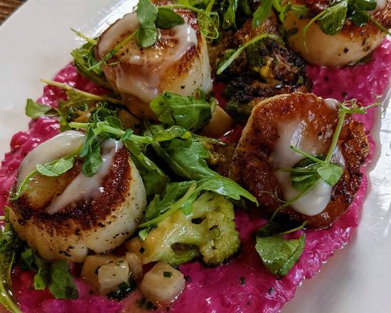 Order Seared Scallops food online from Bostonia Public House store, Boston on bringmethat.com