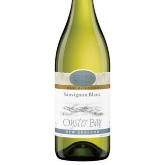 Order Oyster Bay Sauvignon Blanc food online from Santa Monica Liquor store, Santa Monica on bringmethat.com