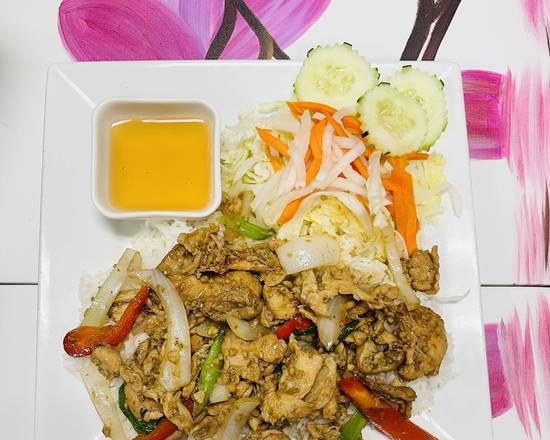 Order C8. Lemongrass Chicken food online from Pho Binh Minh store, Maple Valley on bringmethat.com