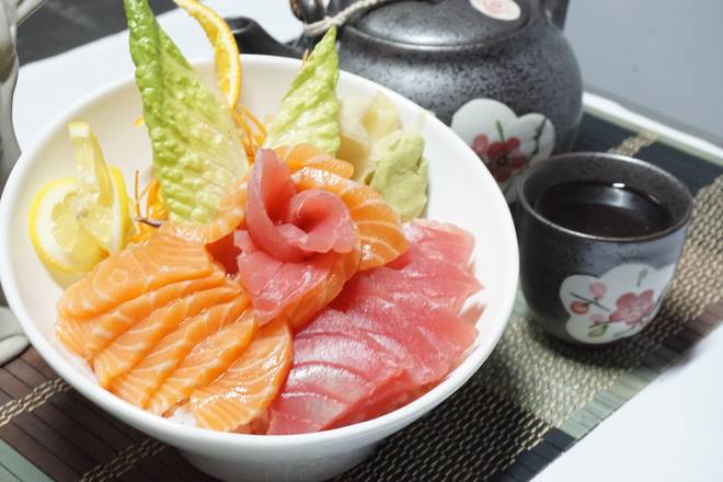 Order Chirashi food online from Sea Siam store, Pinecrest on bringmethat.com