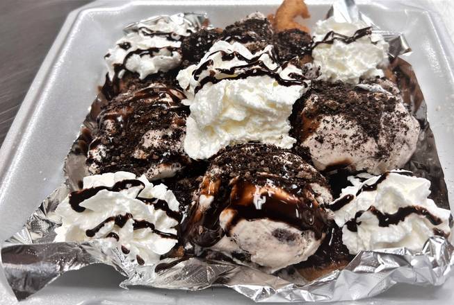 Order Fried Oreo's Special food online from The Munchie Machine store, Cape Coral on bringmethat.com