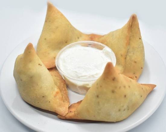Order Punjabi Samosa Appetizer (8 pcs) food online from Shawarmania store, Mankato on bringmethat.com