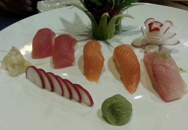 Order Sushi Appetizer (5 pcs) food online from Sushi Bear Sushi & Grill store, Jacksonville on bringmethat.com