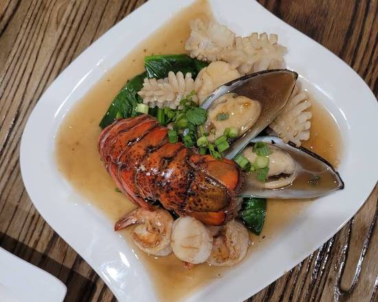 Order Seafood Delight food online from Zabb Thai Kitchen store, Clarkstown on bringmethat.com