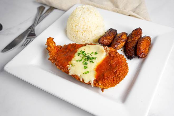 Order Milanesa de Carne con arroz y platano maduro food online from Sabor Venezolano Kendall store, Miami on bringmethat.com