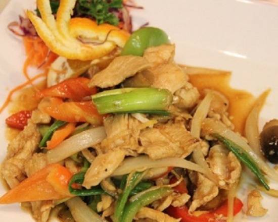 Order Fresh Ginger Saute food online from Topthai Kitchen store, Lincoln on bringmethat.com