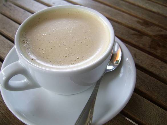 Order Cafe Con Leche (Latte) large 12oz food online from Dale Arepa Bar & Healthy Bistro store, Miami on bringmethat.com