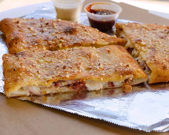 Order BBQ Chicken food online from Slice Of Italy store, Kent on bringmethat.com