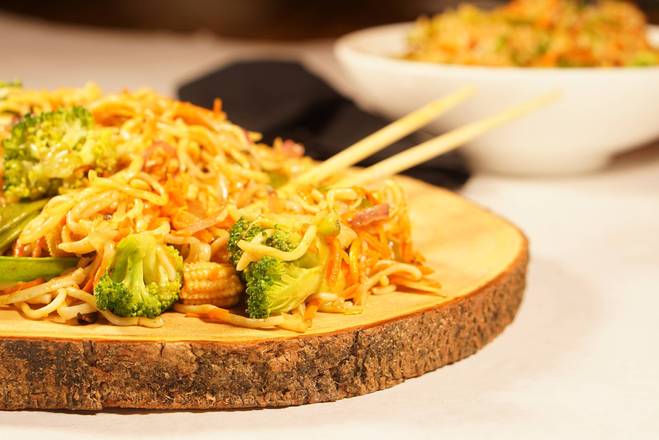 Order Street Side Chow Mein food online from Inchin Bamboo Garden store, Nashville on bringmethat.com