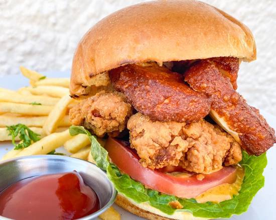 Order CRISPY CHICKEN SANDWICH food online from NOA Cafe store, Miami on bringmethat.com