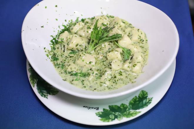 Order Tortellini al Pesto food online from Trattoria Luna store, Miami on bringmethat.com