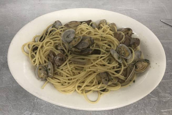 Order Spaghetti with Clam Sauce food online from Lillian Pizzeria store, New York on bringmethat.com
