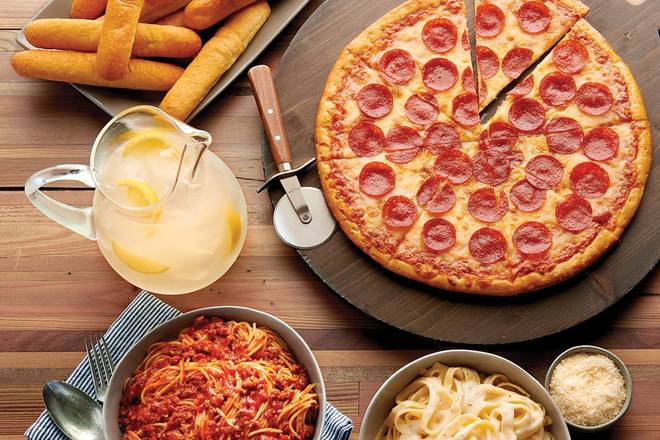 Order Super Family Meal with Drink food online from Fazoli store, Sioux City on bringmethat.com