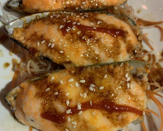 Order Spicy Green Mussels food online from Samurai Sushi store, Heathrow on bringmethat.com