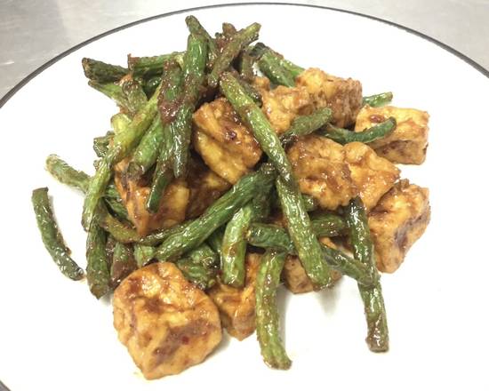 Order Pad Prik Khing food online from Sticky Rice Cafe store, Oakland on bringmethat.com