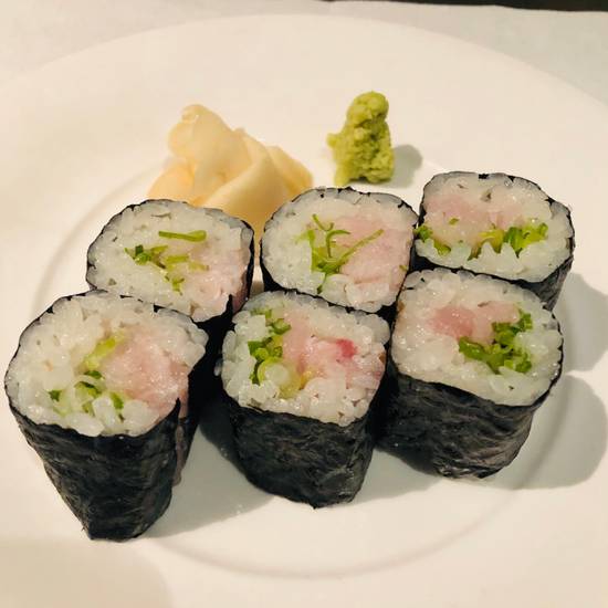 Yellowtail Scallion Roll