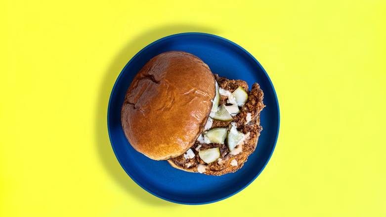 Order CRISPY CHICKEN TENDER SANDWICH food online from Twisted Tenders store, Lufkin on bringmethat.com