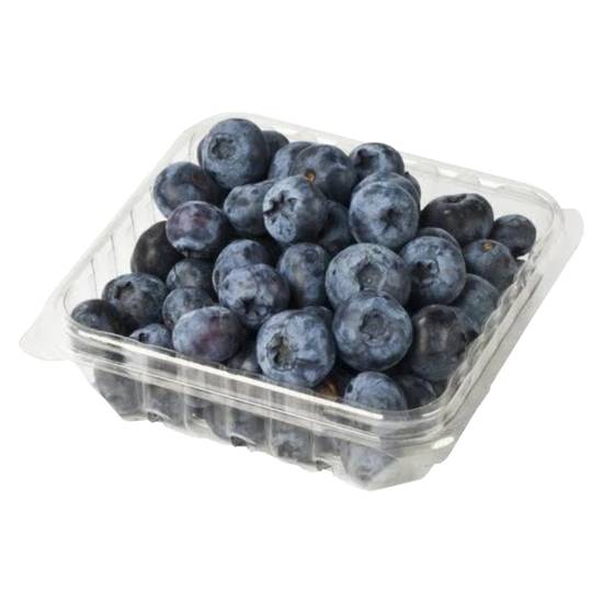 Order Blueberries 6oz food online from Drinks At Your Door by Gopuff store, Newton Highlands on bringmethat.com