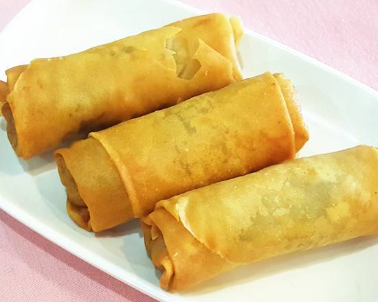 Order Vegetable Spring Rolls (2pcs) 脆皮春卷 food online from Jin Ding Restaurant store, Bryn Mawr on bringmethat.com