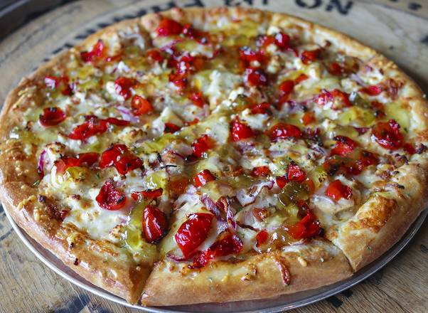 Order Green Chili Chicken Pizza food online from Boombozz Taphouse store, Louisville on bringmethat.com