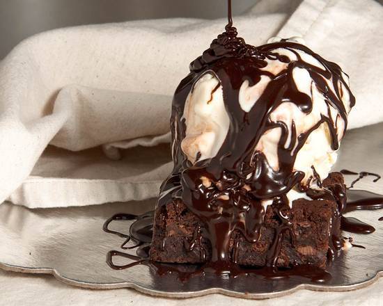 Order Brownie Sundae food online from Amy's Ice Creams store, Austin on bringmethat.com