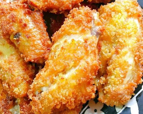 Order A7. Chicken Wings (Organic) 炸鸡翅 food online from Chopsticks Cuisine store, Seattle on bringmethat.com
