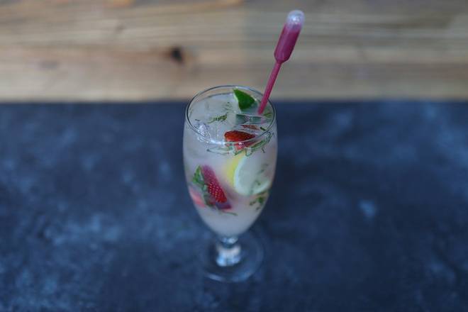 Order Strawberry Citrus Soda food online from Lazy Dog Restaurant & Bar store, Addison on bringmethat.com