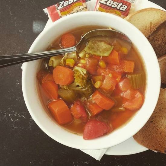 Order Vegetarian Vegetable Soup food online from Bagel Nosh Deli store, Santa Monica on bringmethat.com